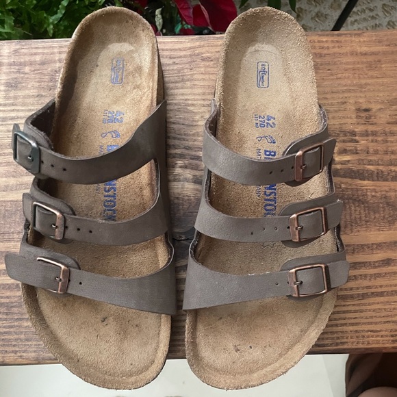 Women size 11 Birkenstock’s - Picture 2 of 4